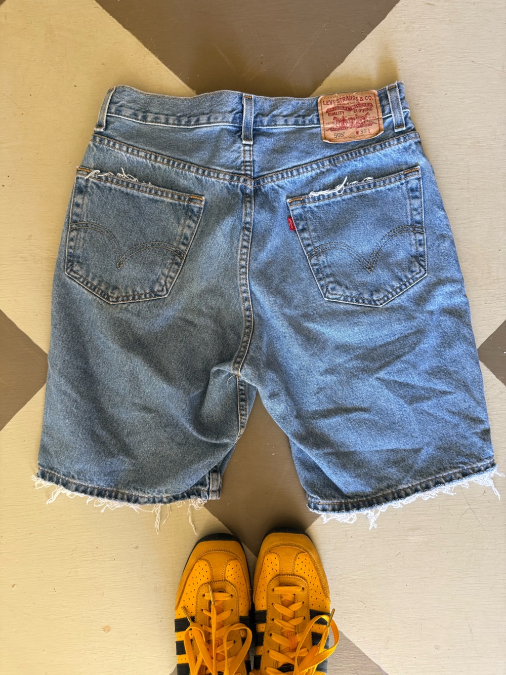 Levi's 505 sz 33 Blue Denim Cut-Off jean long Shorts jorts